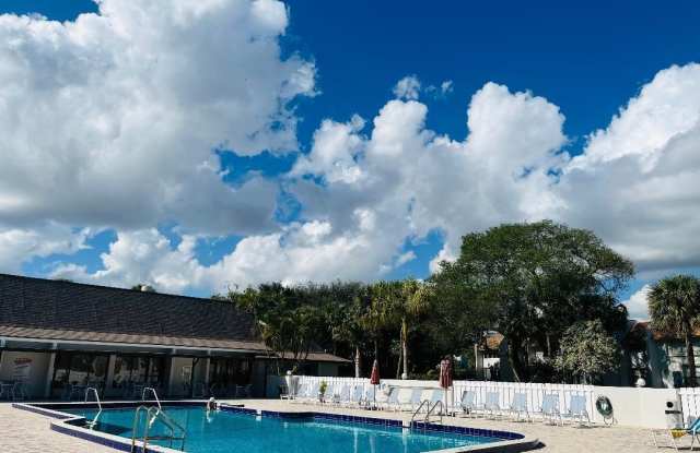 2885 SW 22nd Avenue unit: 106 photos photos