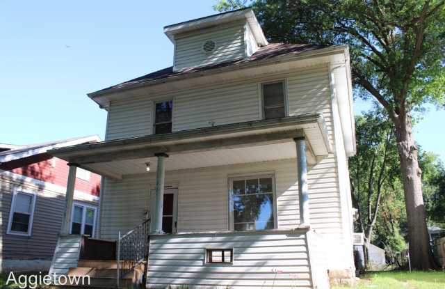 914 Osage Gallery 2