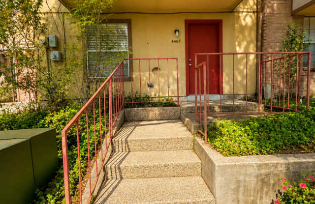 Spacious Townhome! Gallery 1