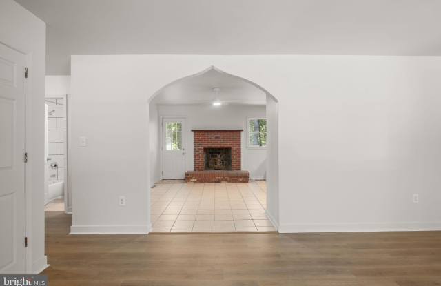 6065 EAGLES NEST Lane Gallery 4