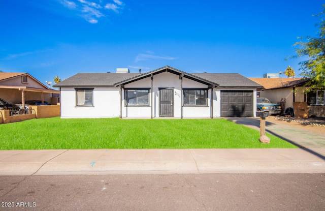5948 W Holly Street photos photos