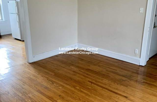 2853 West Berteau Gallery 3