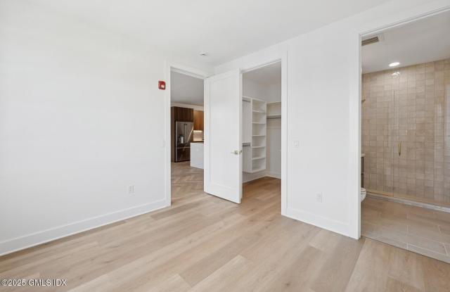 100 E Putnam Avenue Gallery 4