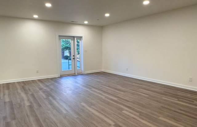 TWO BRAND NEW MIXED USE 3 BEDROOM APARTMENTS IN FOUNTAIN CITY!! Gallery 4