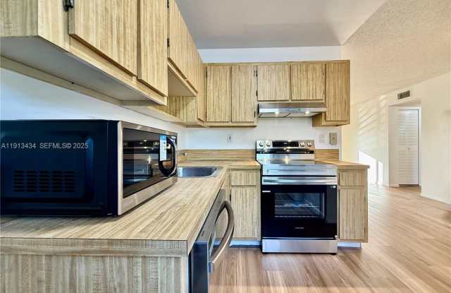 313 Gardens Dr photos photos