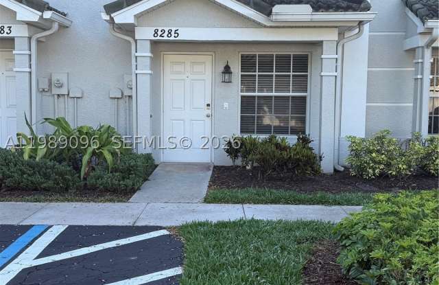 8285 Pacific Beach Dr. Gallery 2