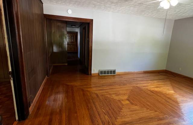 Charming 3 bedroom single family home Gallery 4