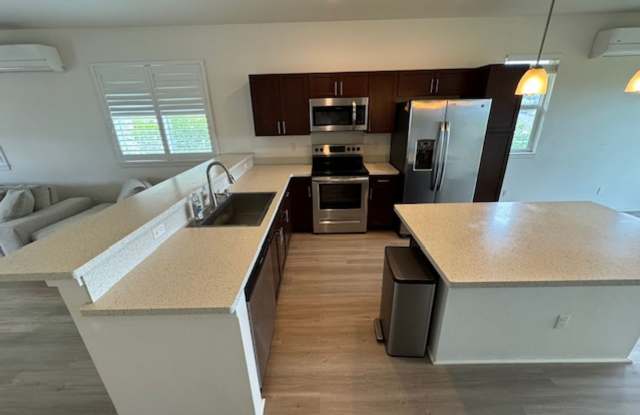 Two Story 4bed/3.5 Bath w/Panoramic Ocean Views - Centrally located - New Development in Wailuku on the slopes of the West Maui Mountains Gallery 3