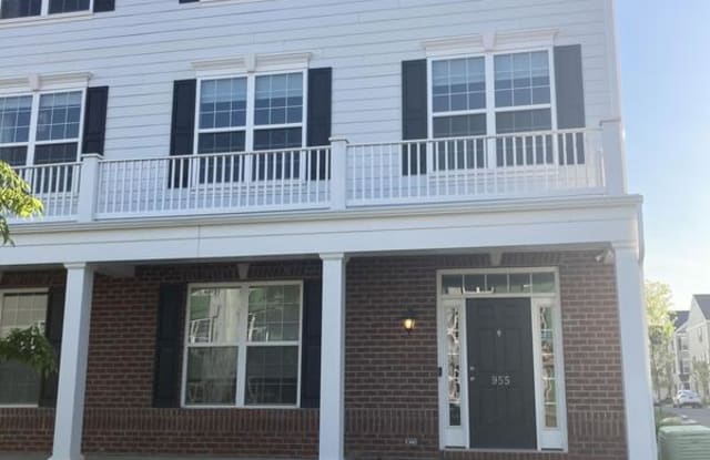 955 Manor Avenue North photos photos