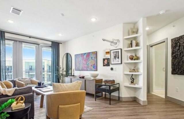 2743 W Anderson Ln Gallery 4