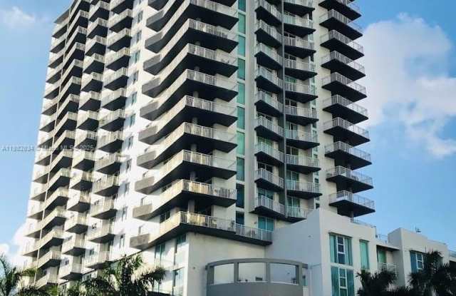 275 NE 18th St photos photos