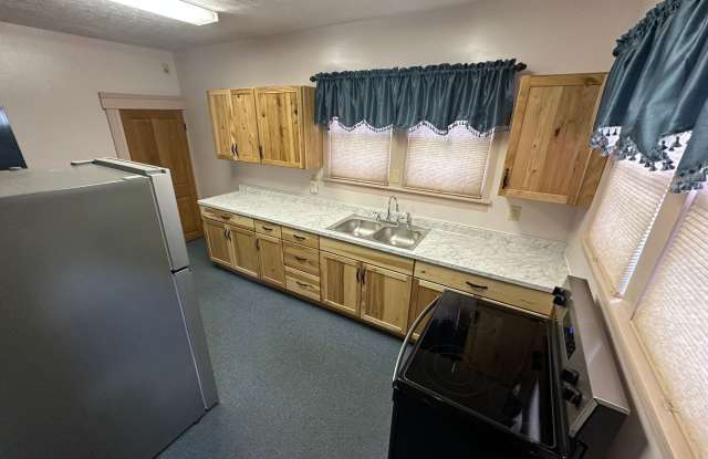 Spacious 3 Bedroom 1.5 Bath Two-Story Home Gallery 4