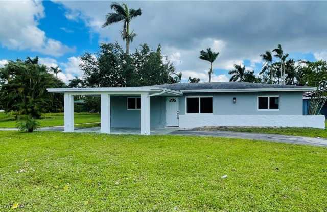 4432 E Riverside Drive - 4432 East Riverside Drive, Tice, FL 33905