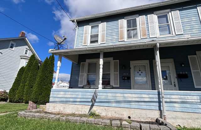 Wonderful split 3 bedroom Northampton Gallery 1