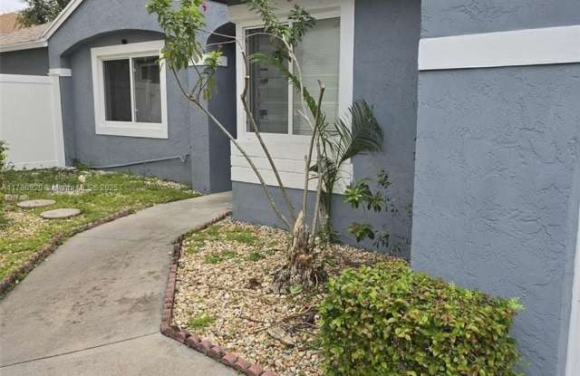 11751 NW 12th St photos photos