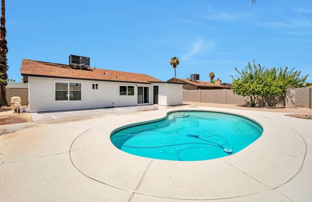 3 Bedroom 2 Bath with Pool! photos photos