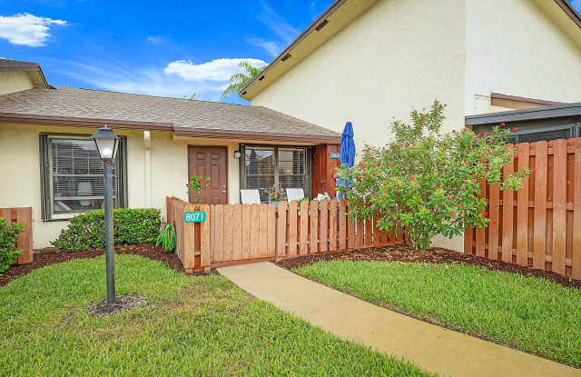 8071 SE Villa Circle Gallery 2
