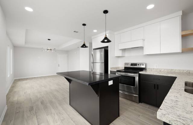 3300 Fuerte Ave photos photos