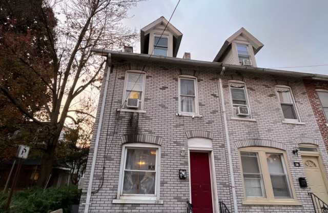 Newly renovated 3-bedroom, 2-bath home in Allentown - 208 North Poplar Street, Allentown, PA 18102
