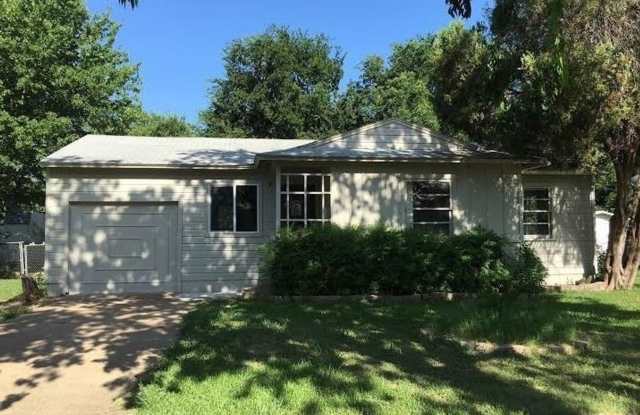 Cute 3-bedroom home! HOUSING ACCEPTED! photos photos