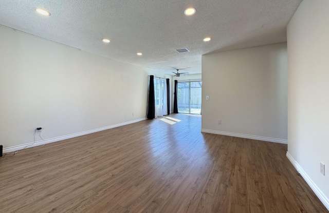 PRICE REDUCTION 7920 Temecula Pl. 3 Bed, 1.5 Bath Single Story Home In Riverside Available Now! Gallery 3