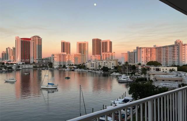 400 Golden Isles Dr photos photos