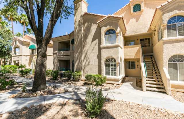 * MOVE IN SPECIAL AVAILABLE *Charming First-Floor Condo with Resort-Style Amenities Gallery 3