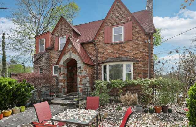 375 Hawthorne Terrace Gallery 2