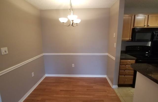 806 Lake Haven Square #205 Gallery 4