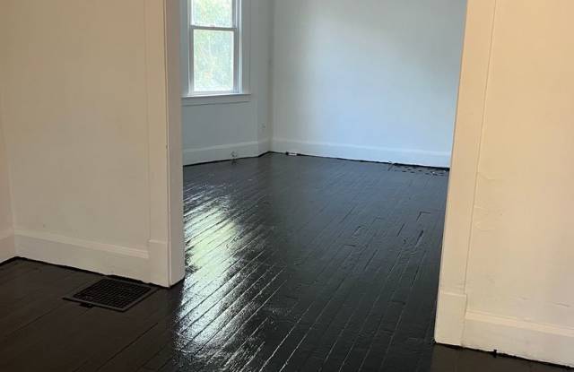 3 Bedroom Single Family Home Gallery 4
