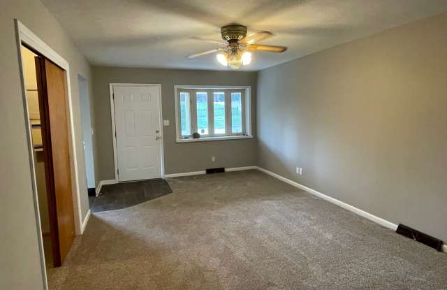 4557 E 4th St Gallery 4