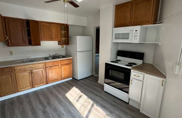 Charming 2 Bedroom, 1 Bath Apartment | Carlisle Area Schools! photos photos