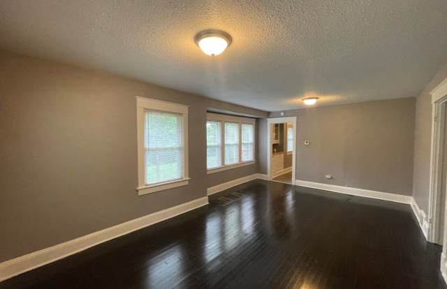 2 Bedroom rent ready!!!! Gallery 3
