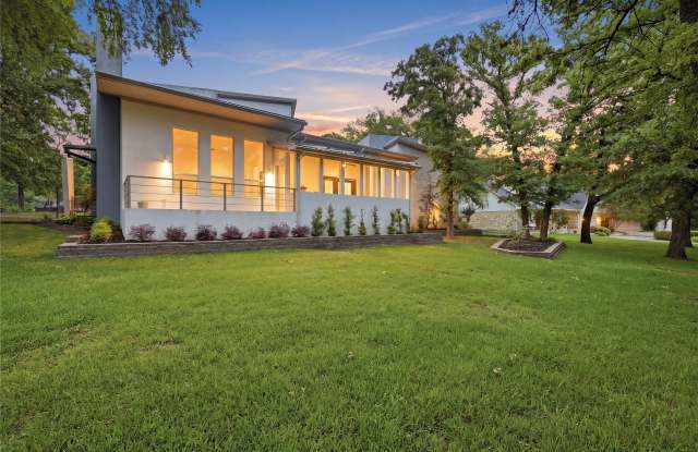 316 Comanche Drive Gallery 1