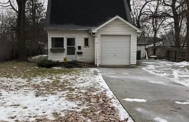 24081 Manistee St - 24081 Manistee Street, Oak Park, MI 48237
