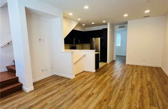 14118 W Oak - 14118 Oak Lane, Los Angeles, CA 91405