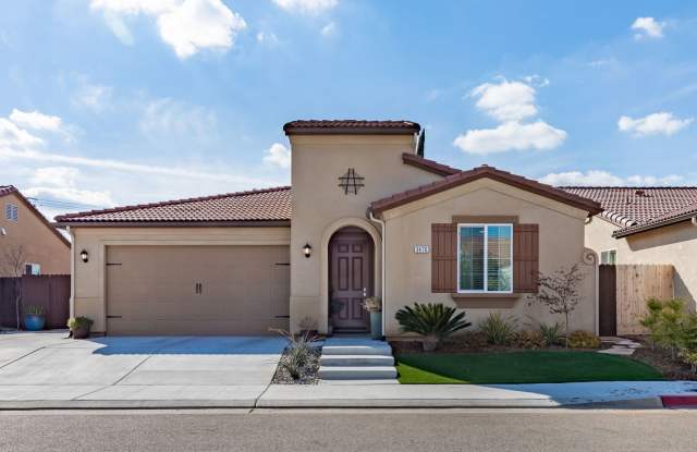 3 Bed + Den With 3 bathrooms with Oversized Solar System For Lease photos photos