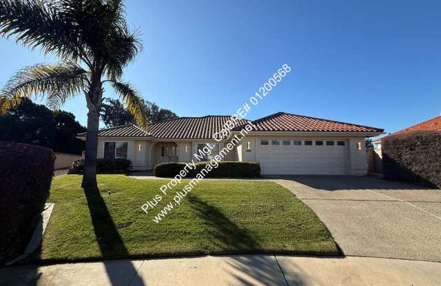 Beautifully Updated Single Story Home in The Country Club Near The Golf Course photos photos