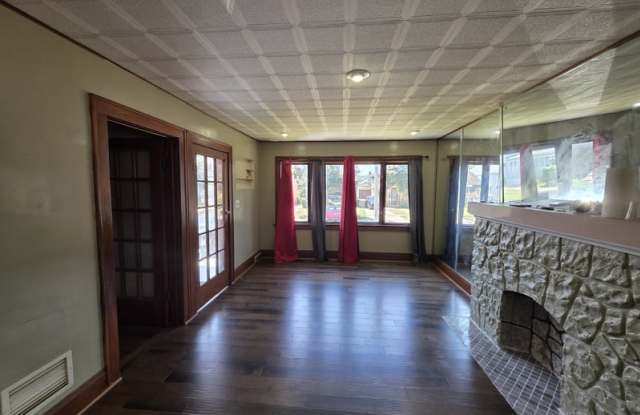 52 Proctor Avenue - APT 1 Gallery 2