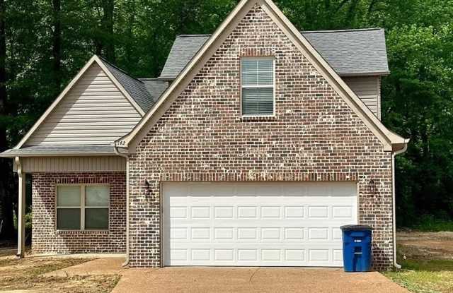 4 bedroom 2.5 bathroom in Atoka built in 2023 Gallery 1