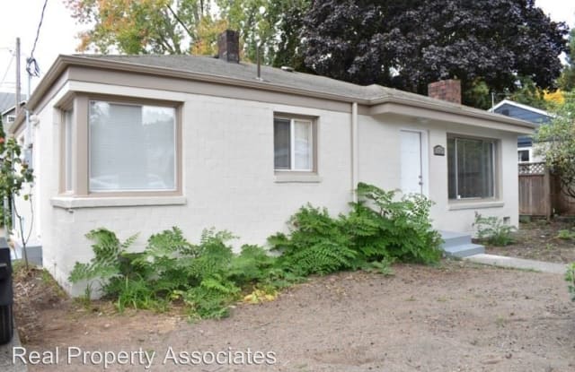 12337 11th Ave NE - 12337 11th Avenue Northeast, Seattle, WA 98125