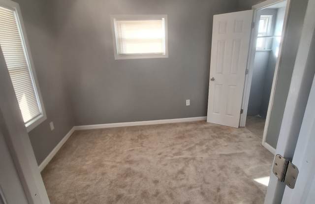 12613 Parkhill Avenue - Up photos photos