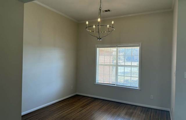Columbia County all brick ranch backs up to greenspace Gallery 4