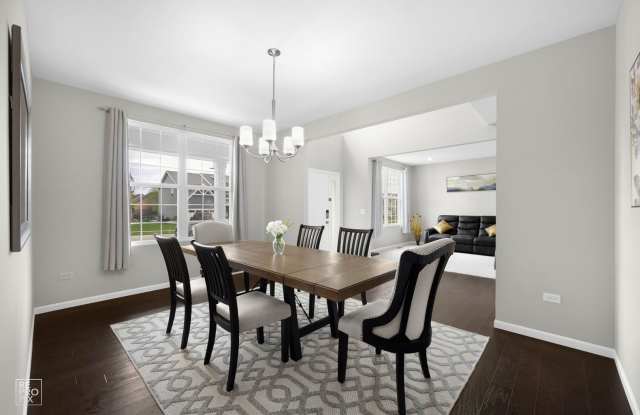 Luxury Five Bedroom Plainfield Rental Gallery 4