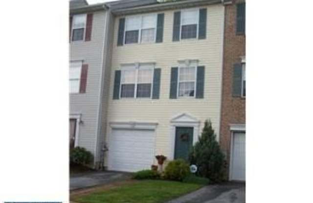 20 EMANDAN LANE photos photos