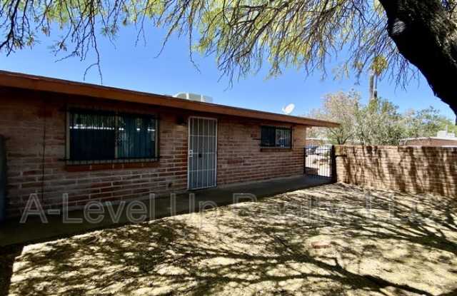 742 East Holaway Drive - 742 East Holaway Drive, Tucson, AZ 85719 742 East Holaway Drive - 742 East Holaway Drive, Tucson, AZ 85719