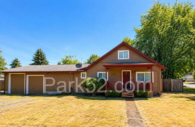 4 Bedroom 2 Bathroom Single Family Northeast Tacoma Home With New Flooring! photos photos 4 Bedroom 2 Bathroom Single Family Northeast Tacoma Home With New Flooring! photos photos