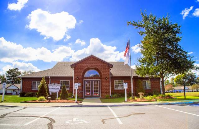 Shady Oak Village - Senior Living Apartments Gallery 4