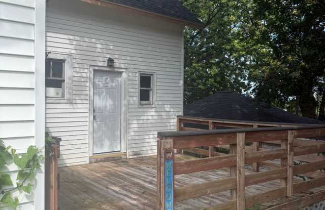 3 Bd 1 Ba with 1 Car Garage Gallery 4