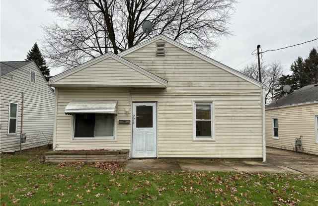 776 Triplett Boulevard - 776 Triplett Boulevard, Akron, OH 44306